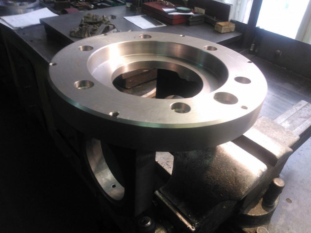 Поворотный фланец